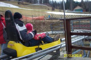 In de winter bobslee in centrum Karpacz